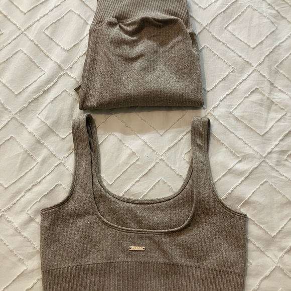 Lilia’s Active Set - Picture 7 of 8